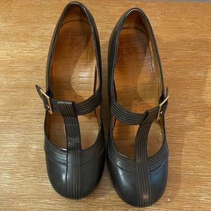 Chie Mihara brown T-strap Mary Janes 36 eu 6 USA